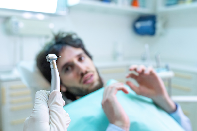 Общий наркоз в стоматологии – удобный вариант безболезненного лечения или же крайняя мера?